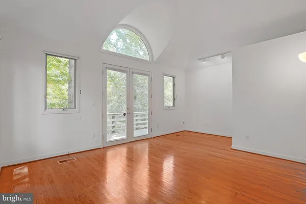 $1,950,000 | 926 Saigon Road, McLean, VA 22102