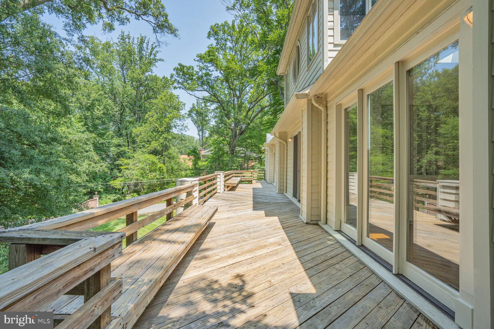 926 Saigon Road McLean, VA 22102 - Photo 29 of 54 Upper-Level Deck w/ Backyard Views