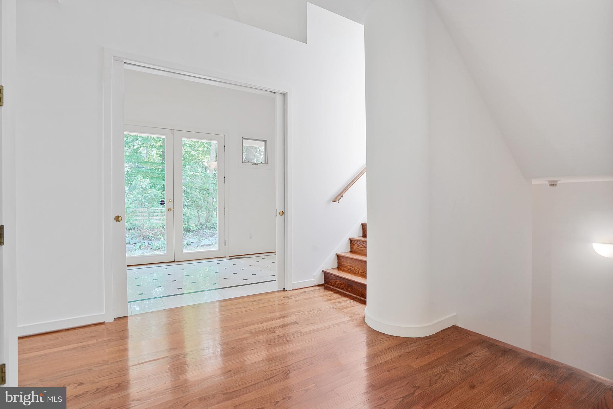 926 Saigon Road McLean, VA 22102 - Photo 7 of 54 Bright & Welcoming Foyer, Open to Loft Above