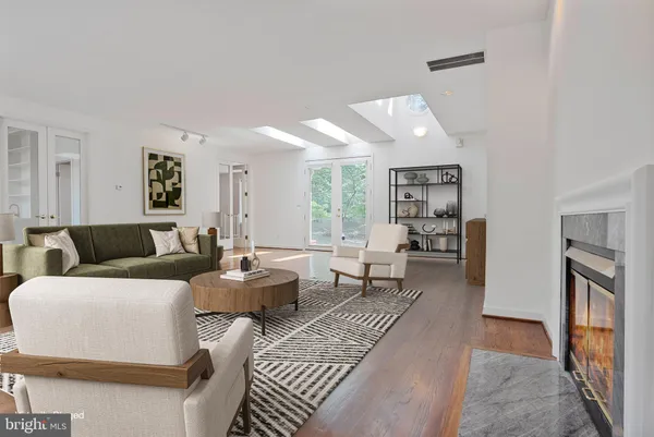 $1,950,000 | 926 Saigon Road, McLean, VA 22102