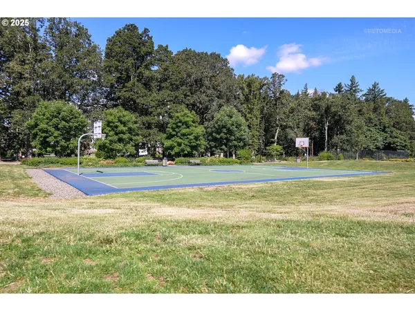 a view of a tennis court