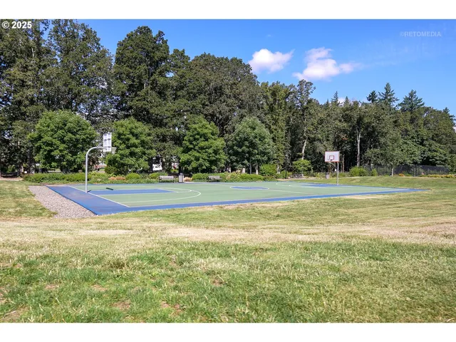 a view of a tennis court