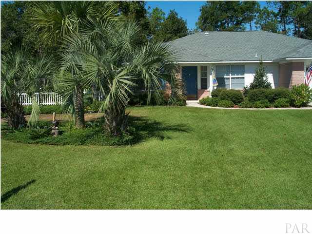 5852 Ibis Road Milton, FL 32583 - Photo 4 of 12 Front Landscaping