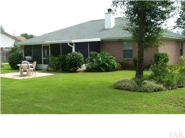 5852 Ibis Road Milton, FL 32583 - Photo 5 of 12 PATIO