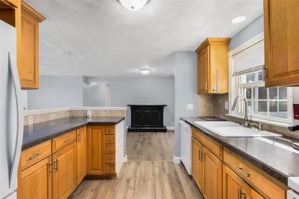 $439,900 | 153 Diamond Hill Road, Warwick, RI 02886