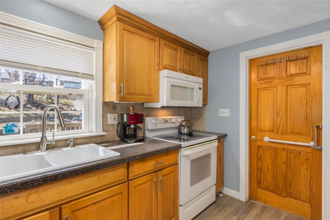 153 Diamond Hill Road Warwick, RI 02886 - Photo 20 of 37