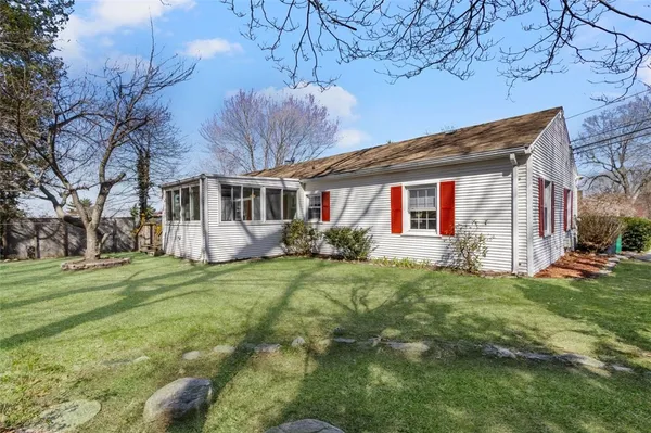 $439,900 | 153 Diamond Hill Road, Warwick, RI 02886