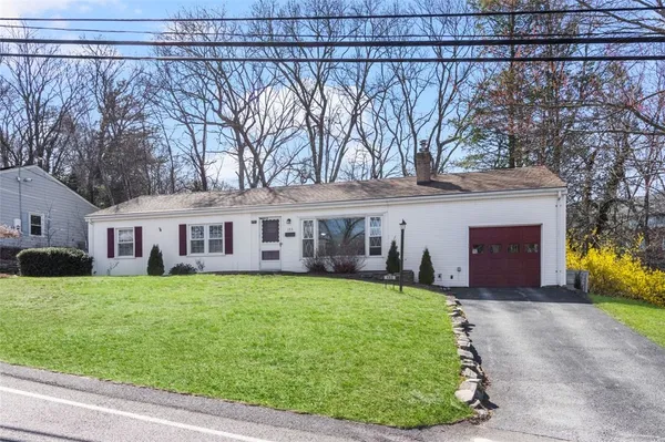 $439,900 | 153 Diamond Hill Road, Warwick, RI 02886