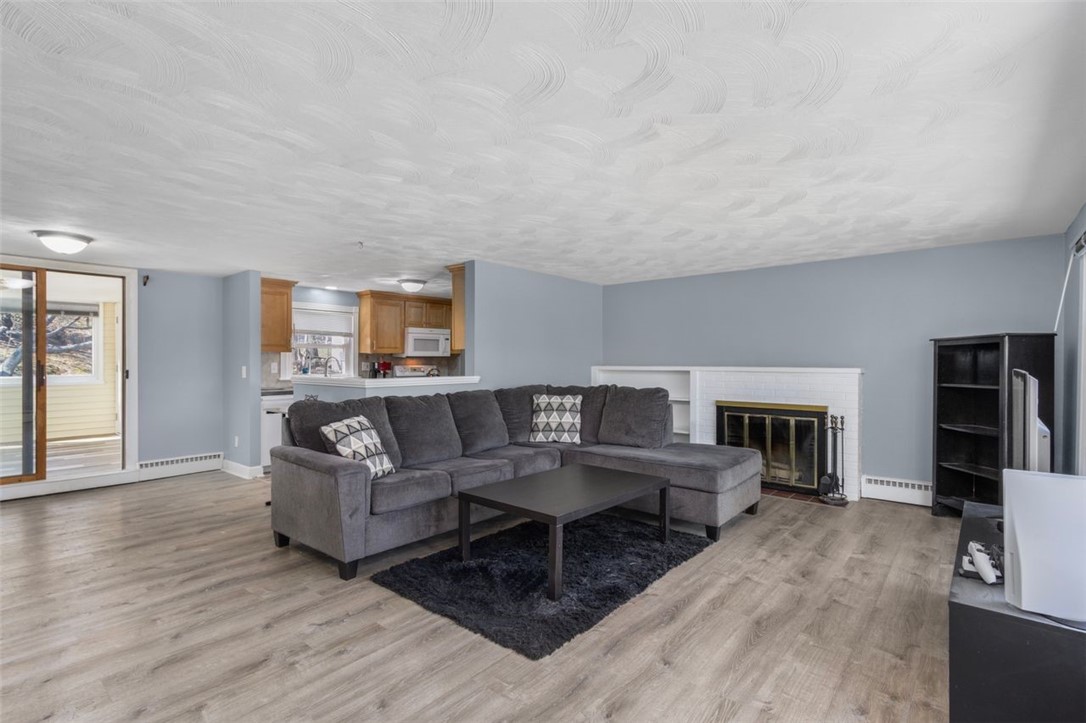 153 Diamond Hill Road Warwick, RI 02886 - Photo 6 of 37