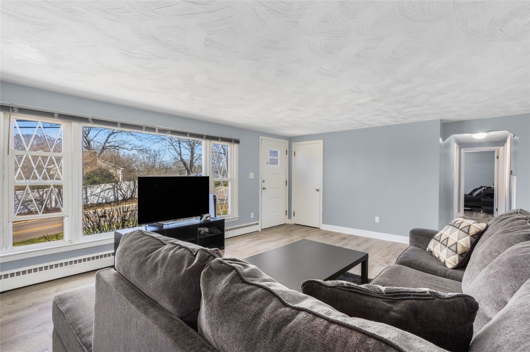 153 Diamond Hill Road Warwick, RI 02886 - Photo 7 of 37