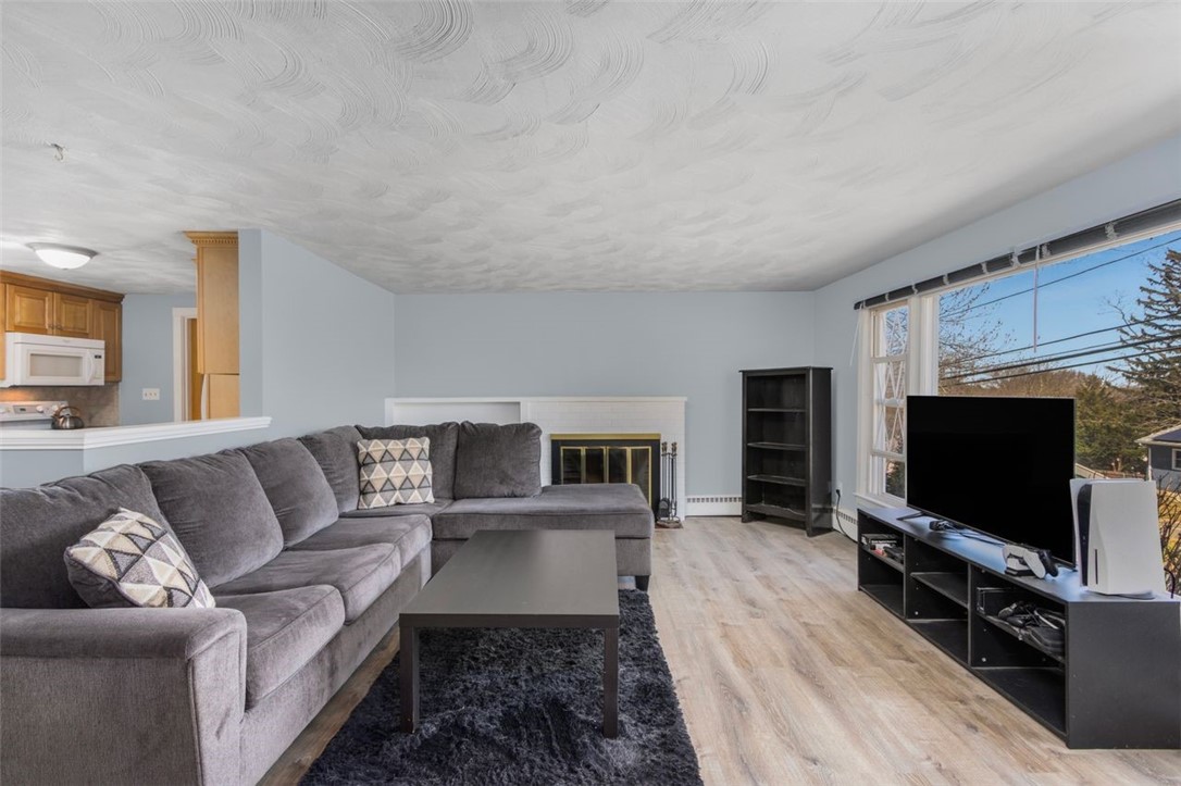 153 Diamond Hill Road Warwick, RI 02886 - Photo 9 of 37