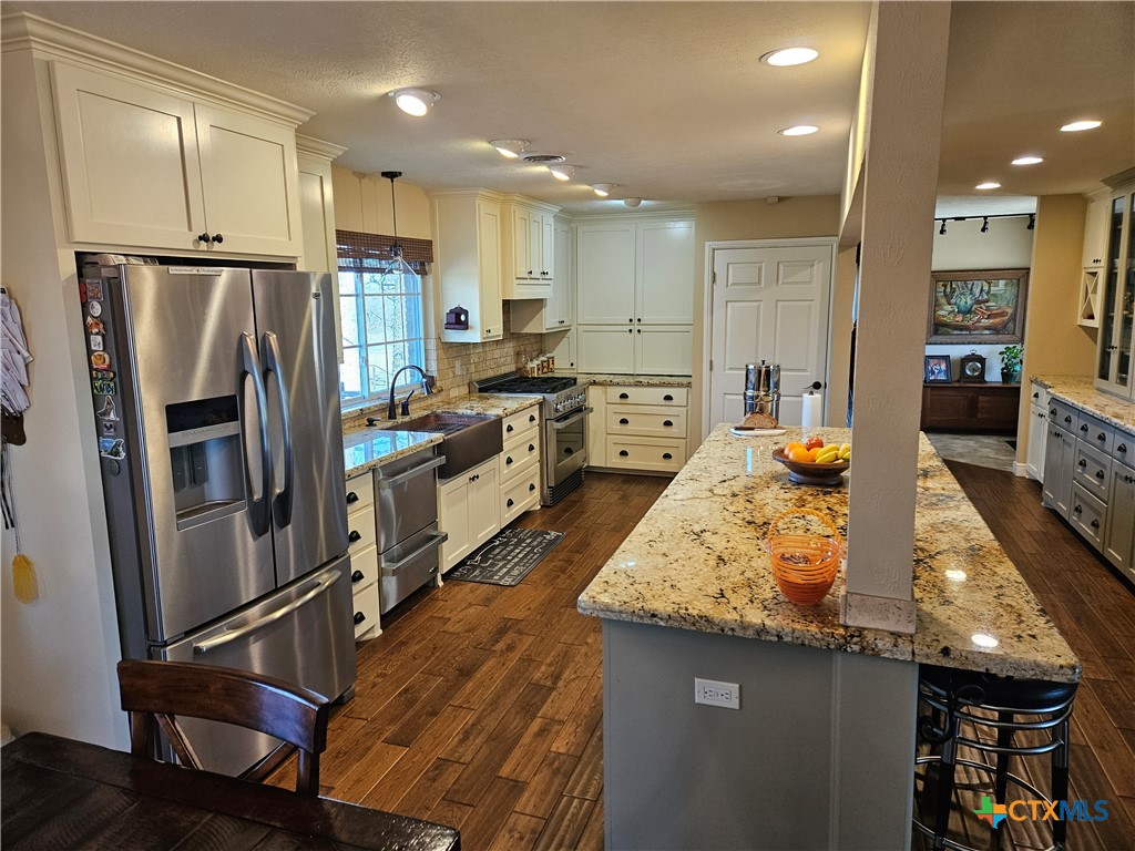 913 Cr 237 Road Cameron, TX 76520 - Photo 4 of 35