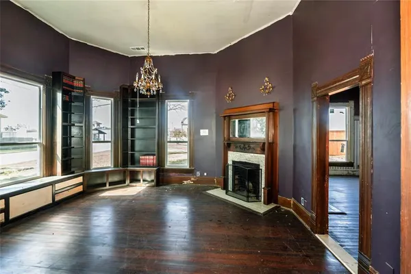 $355,000 | 109 Sherman Street, Nocona, TX 76255