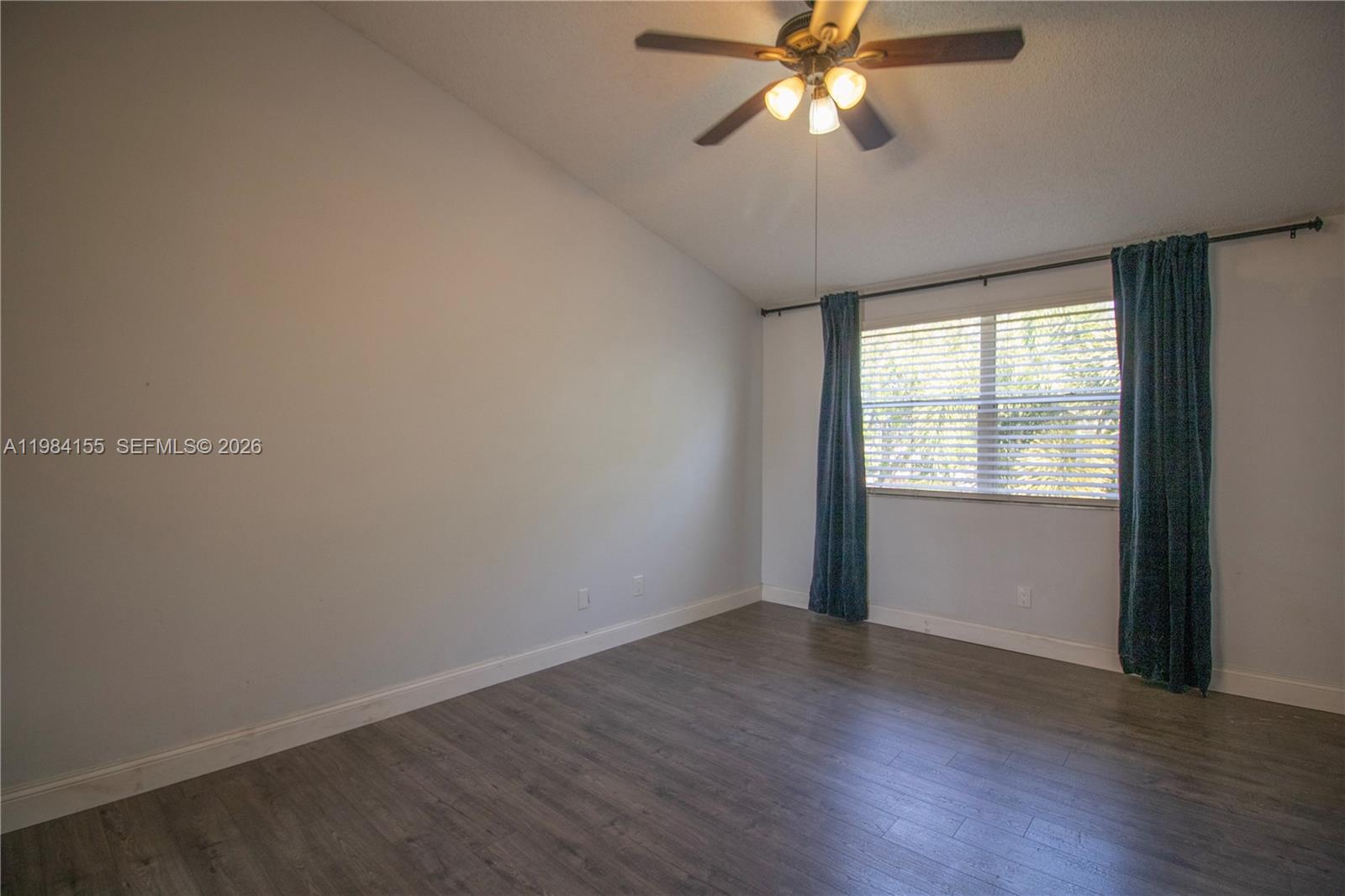 4844 Grapevine Way Davie, FL 33331 - Photo 12 of 26