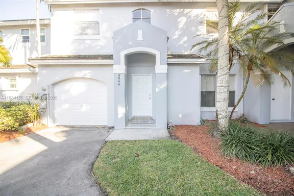 $3,500 | 4844 Grapevine Way, Davie, FL 33331