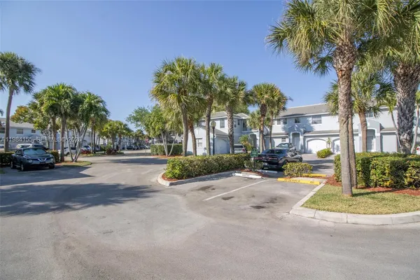 $3,500 | 4844 Grapevine Way, Davie, FL 33331