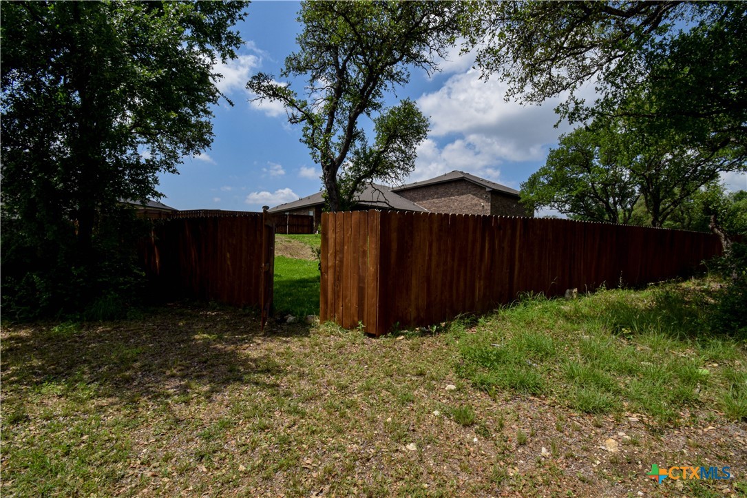 7623 Palladium Loop Killeen, TX 76542 - Photo 43 of 48 a view of backyard with green space