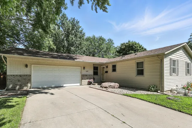 $375,000 | 1075 Harrison Street South, Shakopee, MN 55379