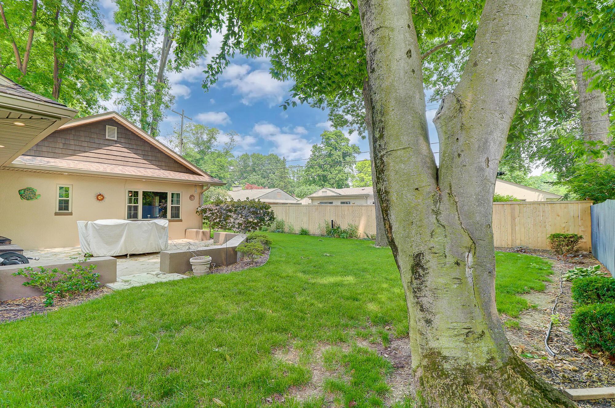 3044 Herrick Road Columbus, OH 43221 - Photo 26 of 36 027