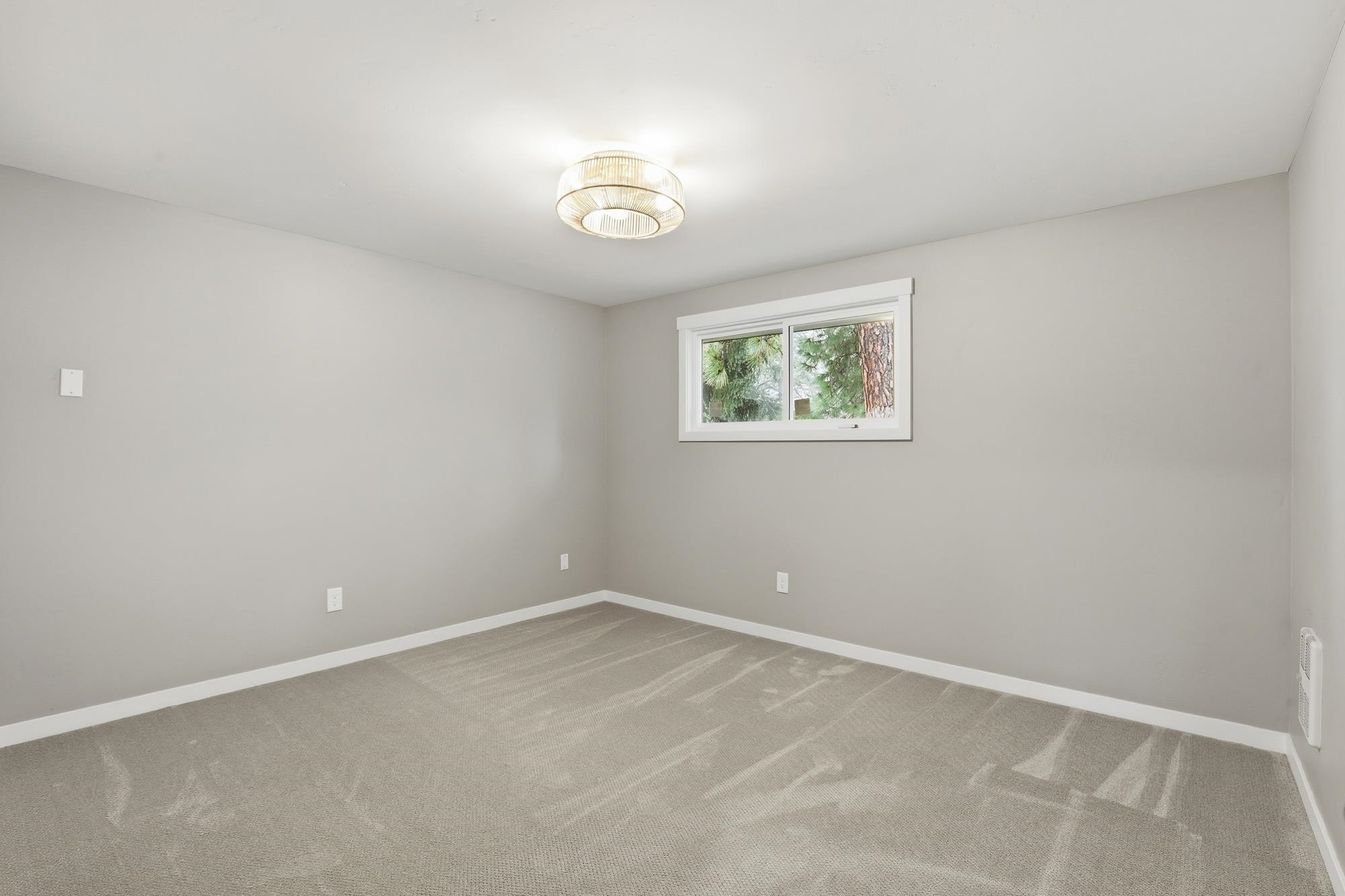 7016 North Whitehouse Street Spokane, WA 99208 - Photo 12 of 50