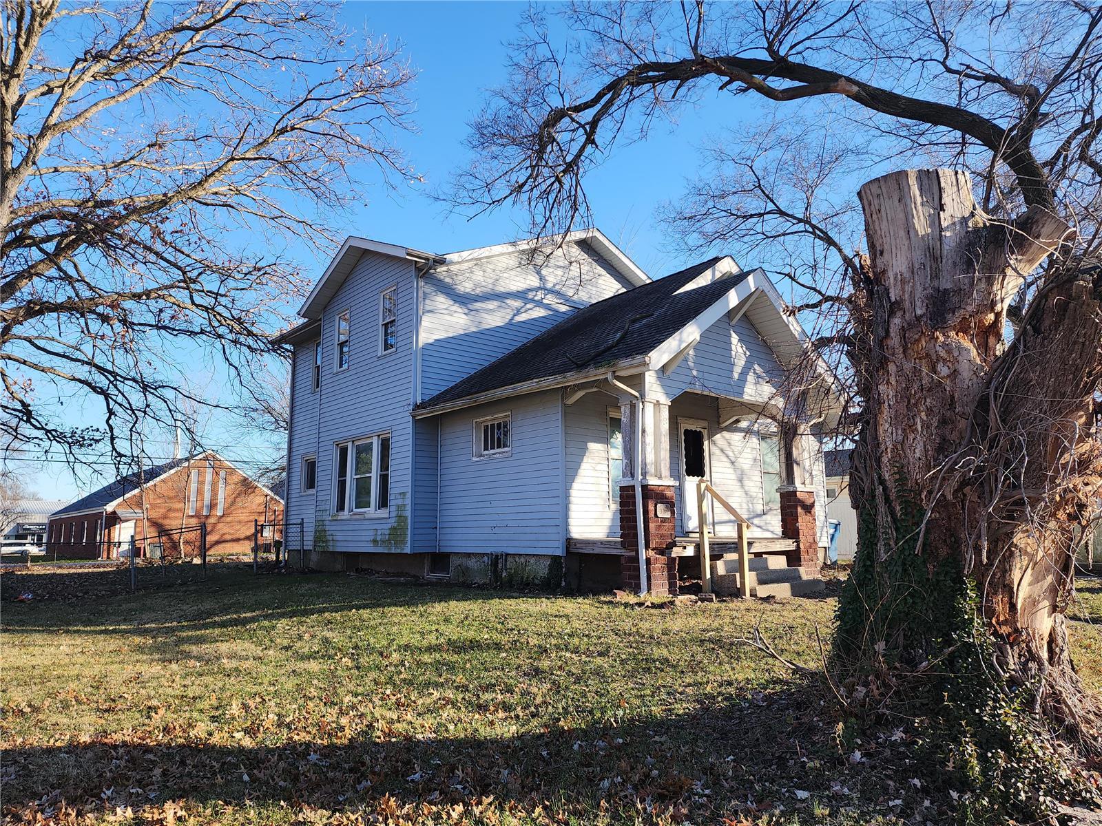 312 Roxana Avenue South Roxana, IL 62087 - Photo 2 of 41
