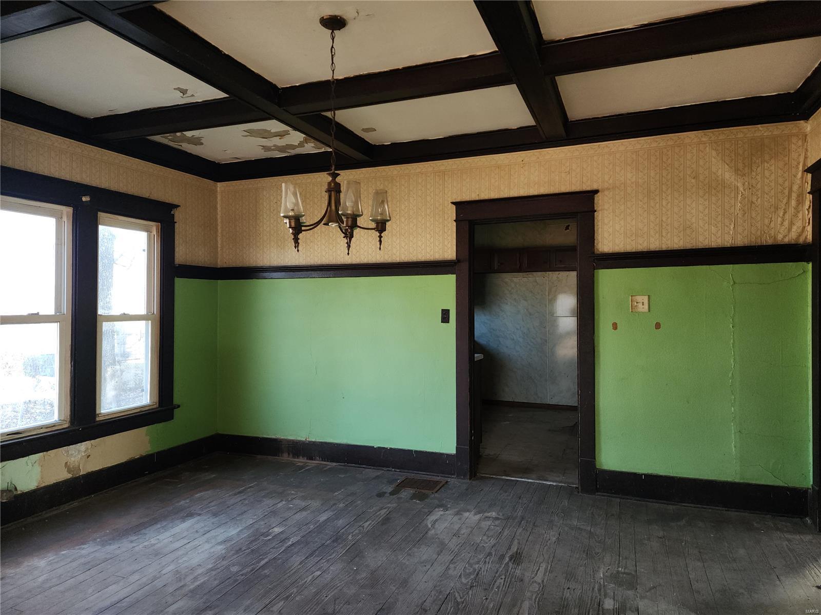 312 Roxana Avenue South Roxana, IL 62087 - Photo 6 of 41