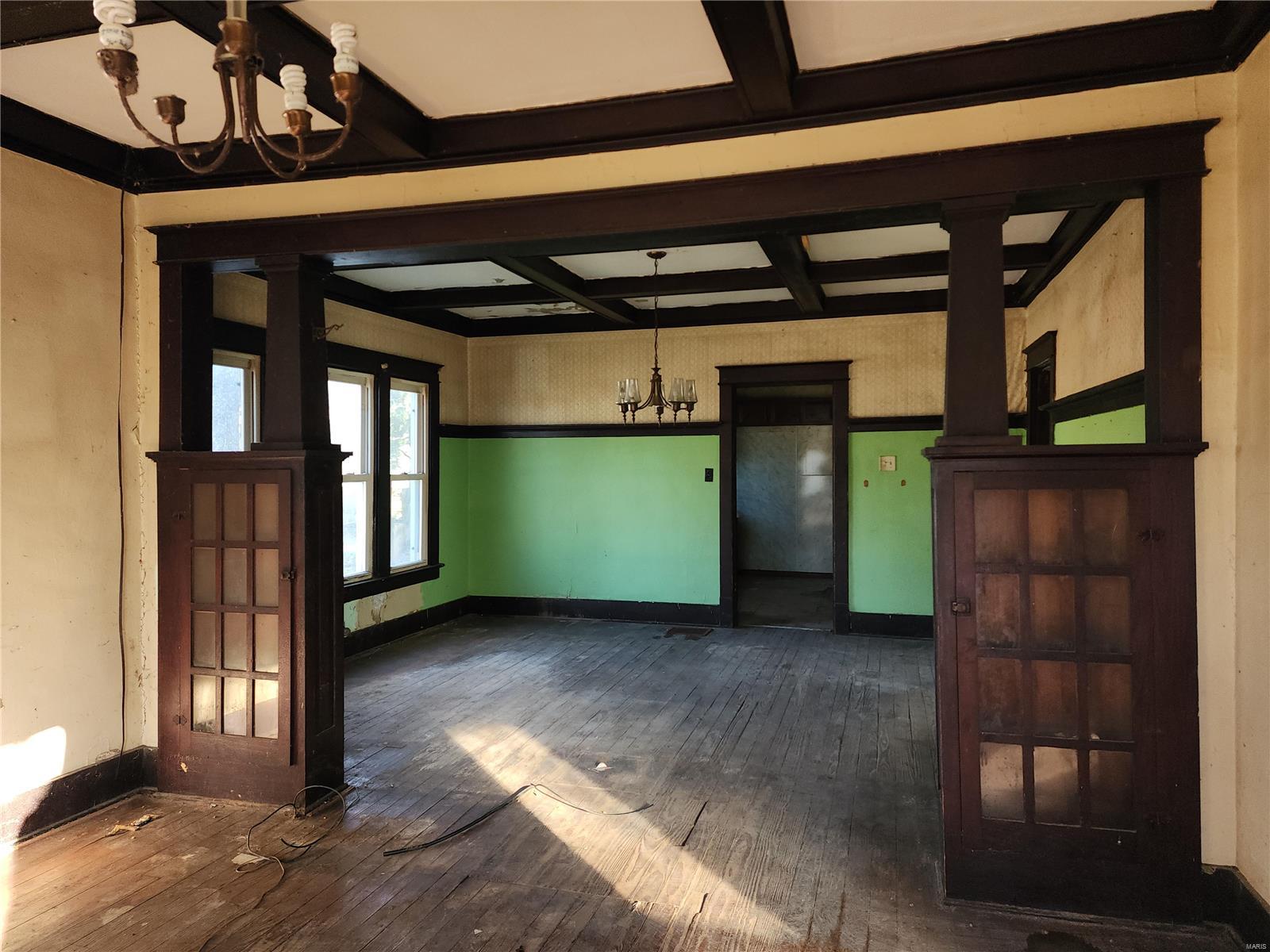 312 Roxana Avenue South Roxana, IL 62087 - Photo 7 of 41