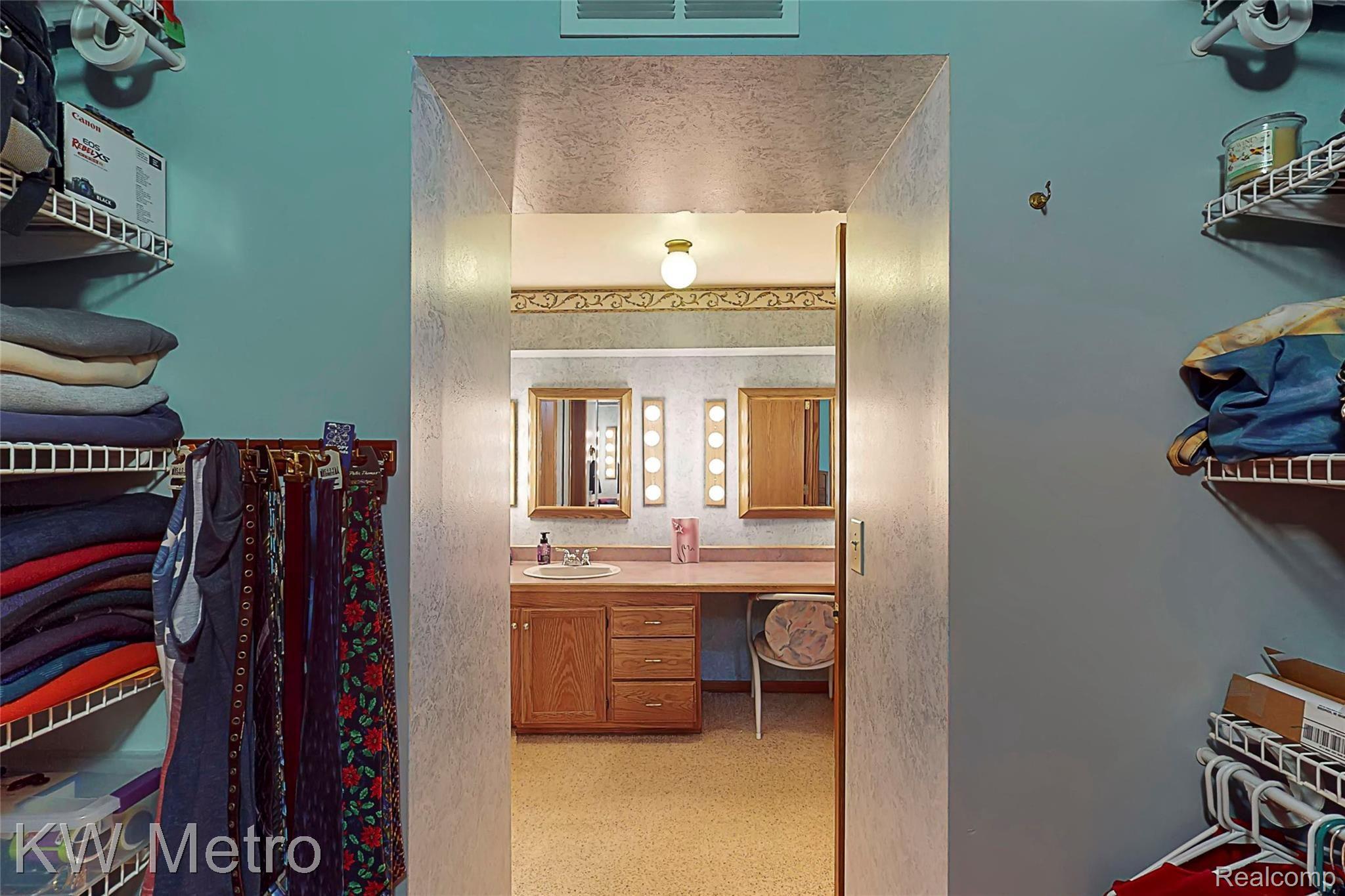 4879 Holmes Road Goodrich, MI 48438 - Photo 20 of 40 Master Walk-in Closet