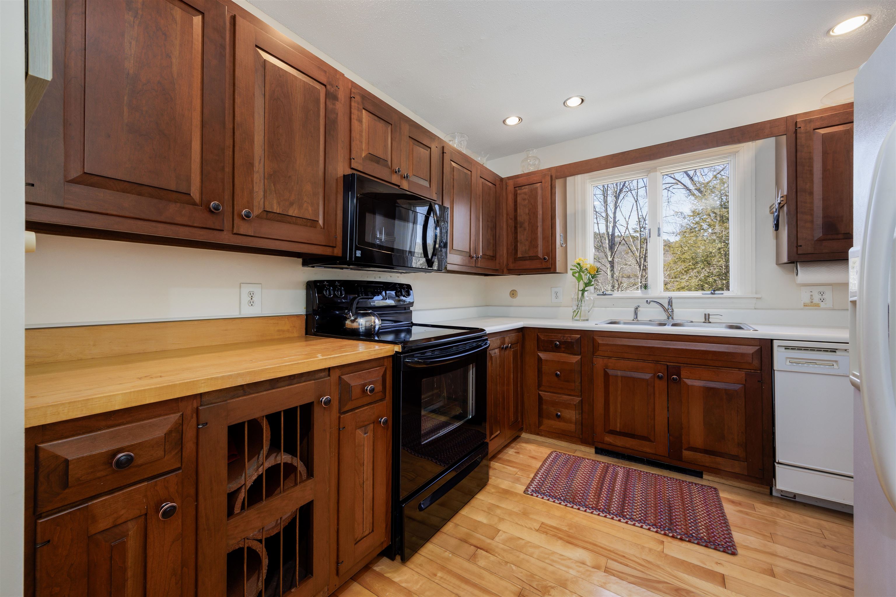 807 Murphys Road, Unit 4C Hartford, VT 05059 - Photo 16 of 35