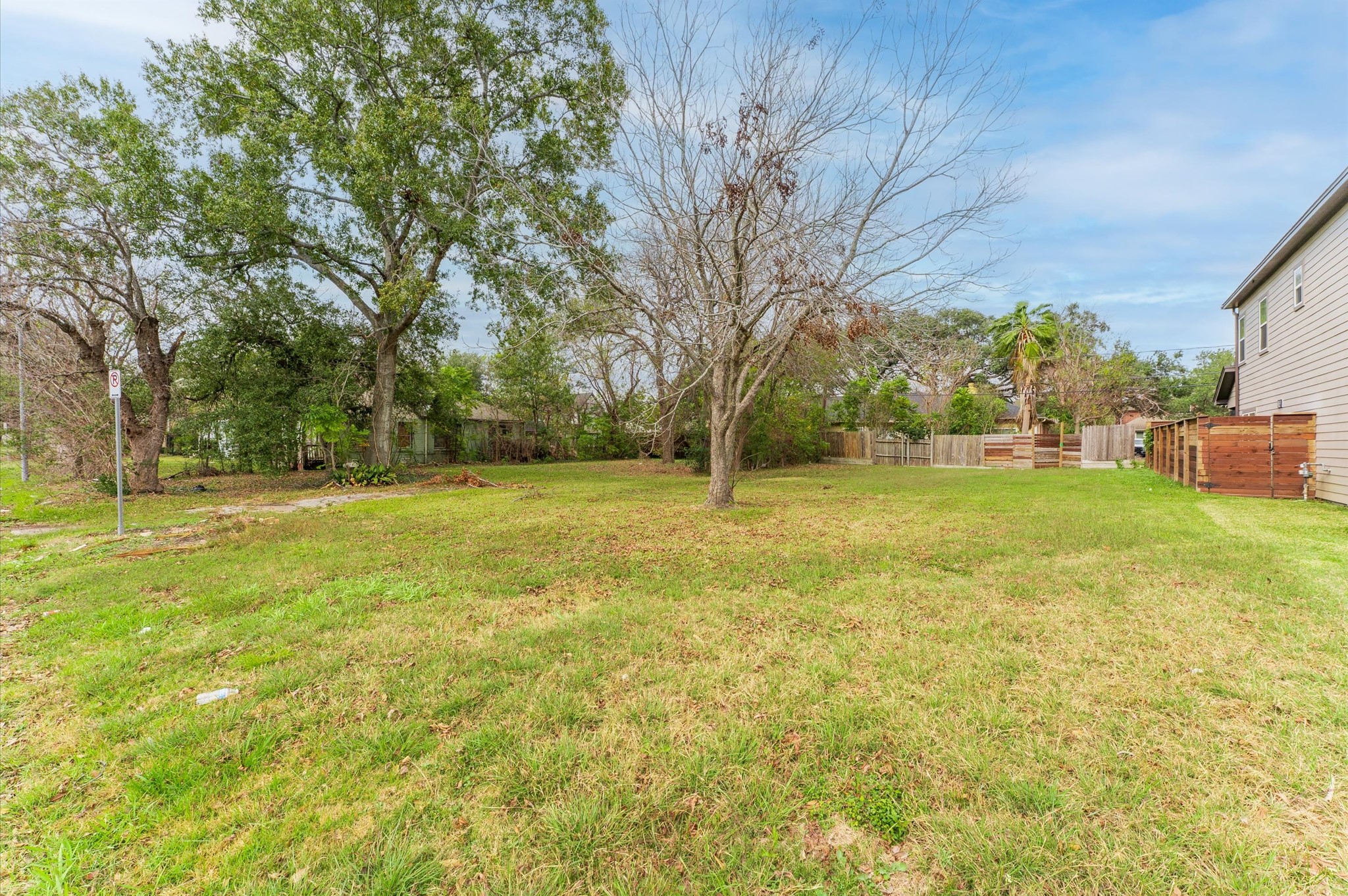3239 Tampa Street Houston, TX 77021 - Photo 4 of 9 a view of outdoor space with deck and yard