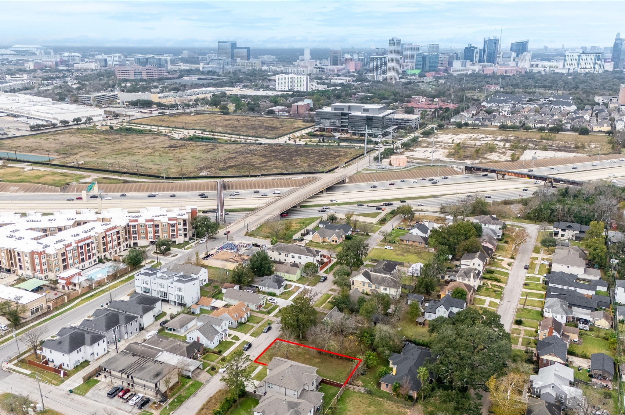 3239 Tampa Street Houston, TX 77021 - Photo 8 of 9 a view of a city