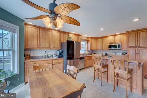 $699,990 | 33 Milbourn Manor Drive, Camden Wyoming, DE 19934