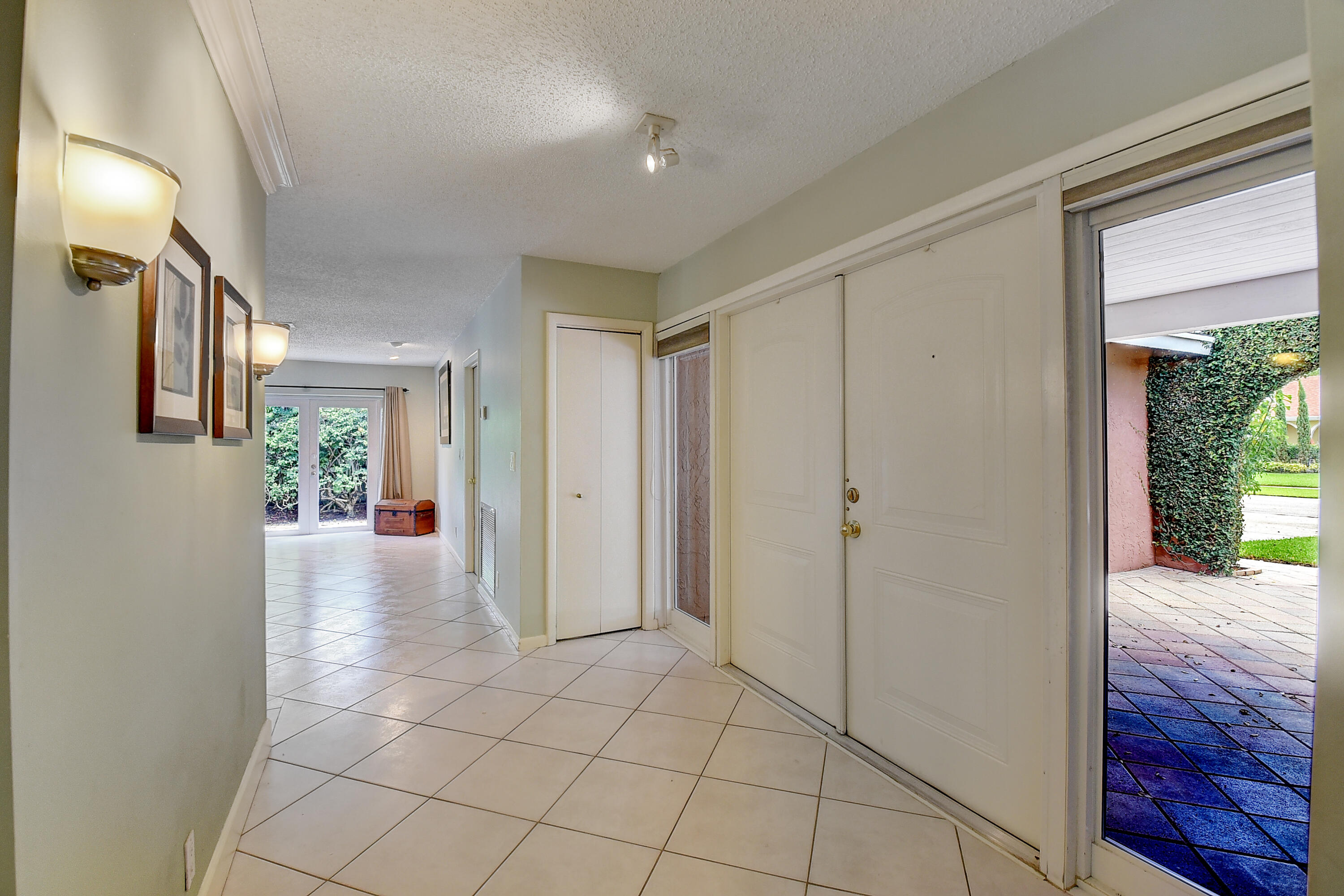 17719 Crooked Oak Avenue Boca Raton, FL 33487 - Photo 2 of 37 Foyer