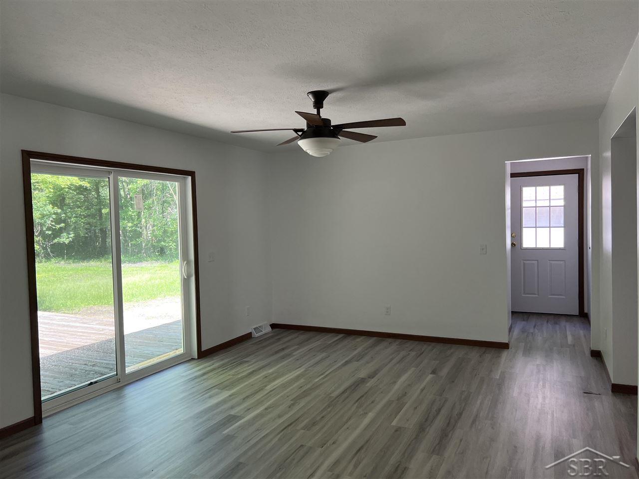 2290 South 5 Mile Road Midland, MI 48640 - Photo 15 of 23 Family Room