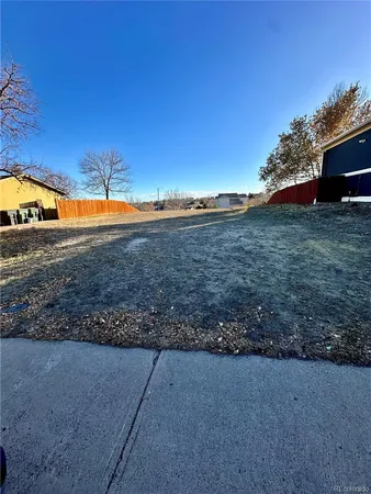$260,000 | 2422 East 96th Way, Thornton, CO 80229