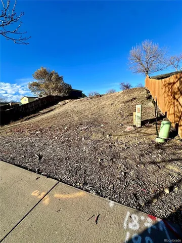 $260,000 | 2422 East 96th Way, Thornton, CO 80229