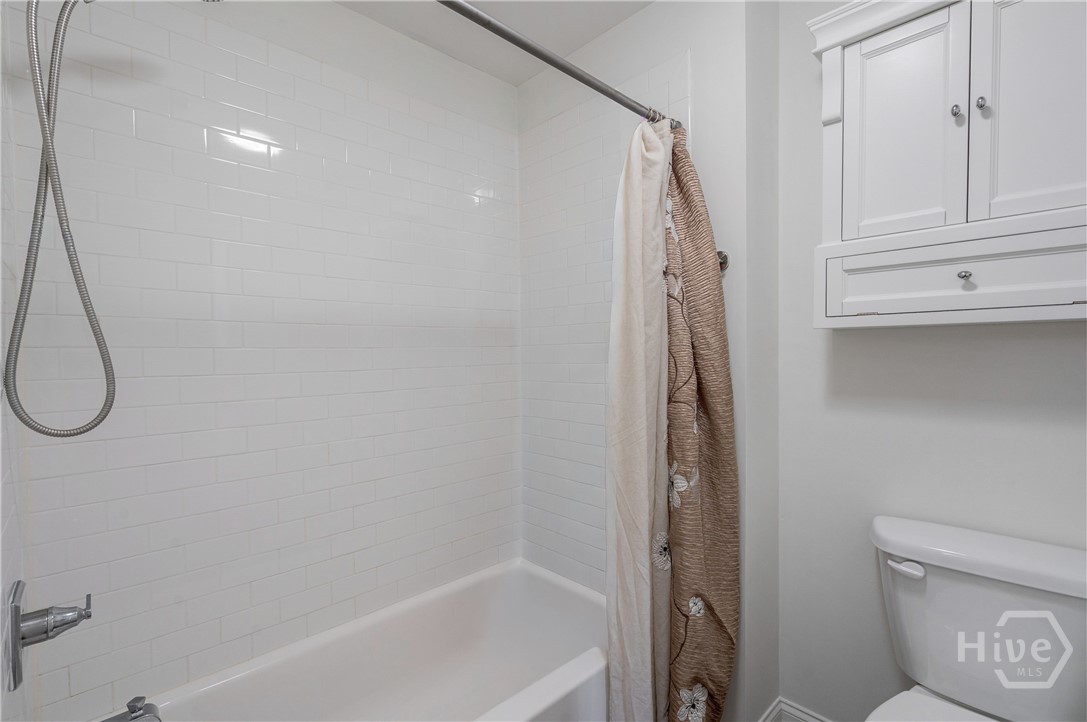 155 Red Bluff Drive Athens, GA 30607 - Photo 28 of 46 Upstairs full bathroom