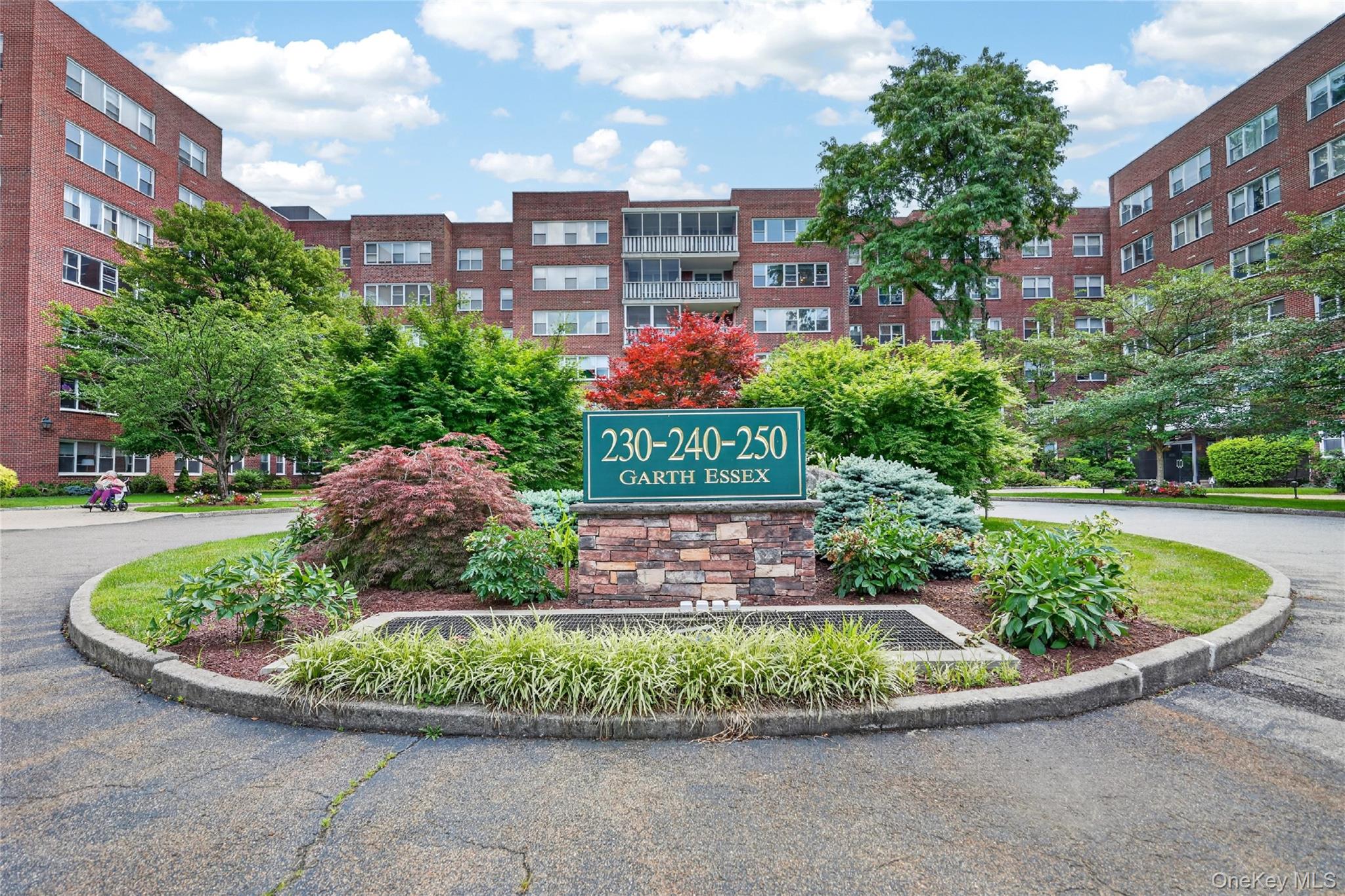 240 Garth Road, Unit 4H2 Scarsdale, NY 10583 - Photo 2 of 27