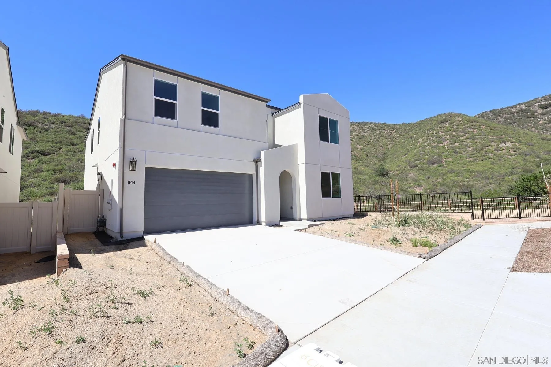 844 Meadowood Street Fallbrook, CA 92028 - Photo 3 of 4