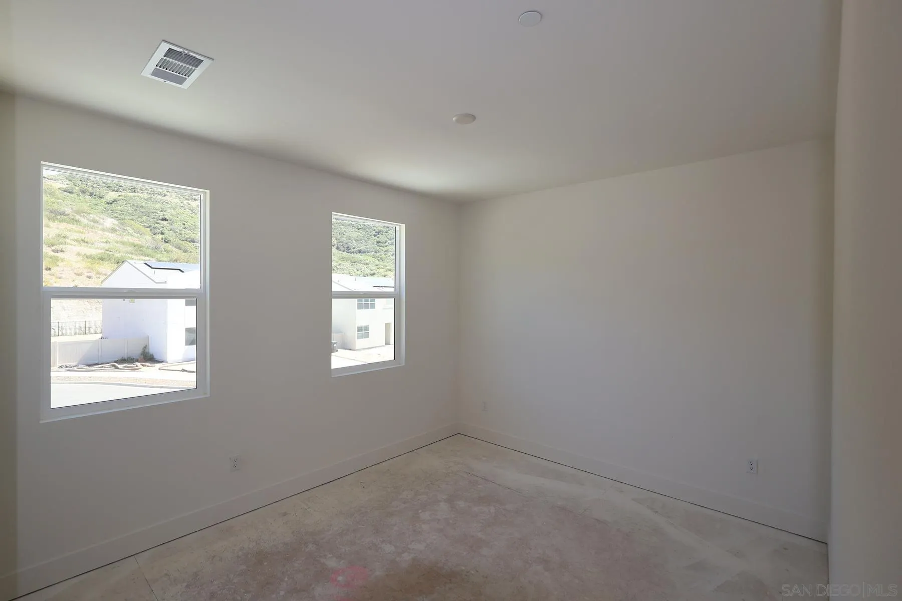 844 Meadowood Street Fallbrook, CA 92028 - Photo 4 of 4