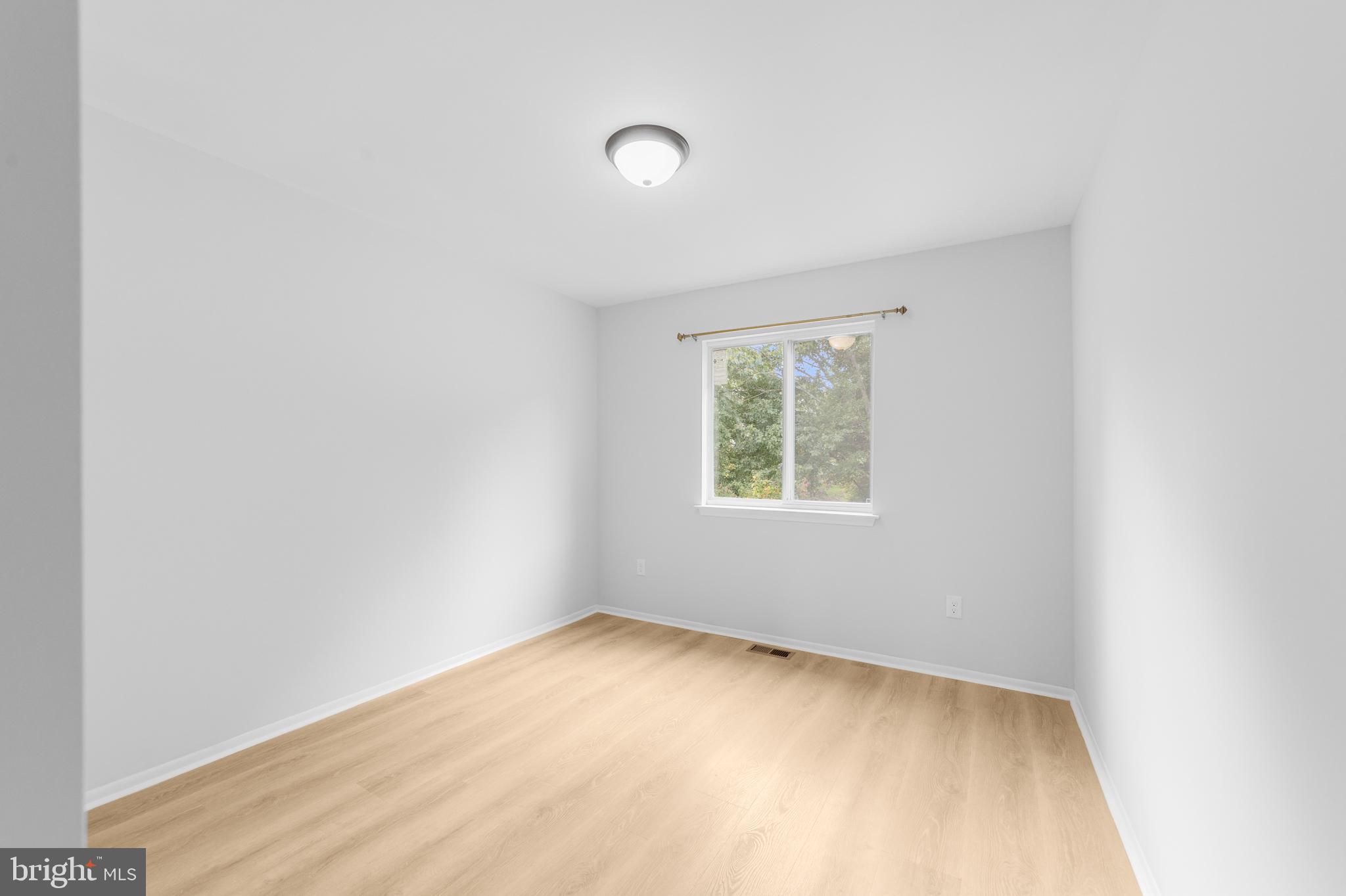 31 Phoenix Court Sewell, NJ 08080 - Photo 16 of 24 an empty room with a window