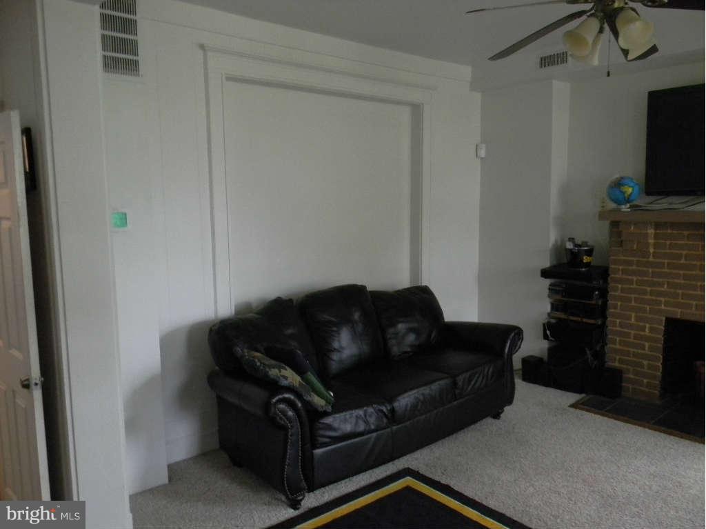 4017 Dorchester Road Baltimore, MD 21207 - Photo 3 of 23 Living Room