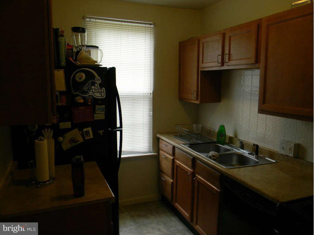 4017 Dorchester Road Baltimore, MD 21207 - Photo 7 of 23 Kitchen