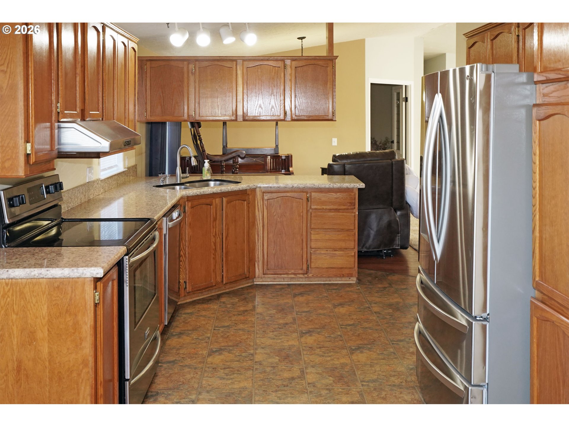 13460 Southeast Raymond Street Portland, OR 97236 - Photo 10 of 19