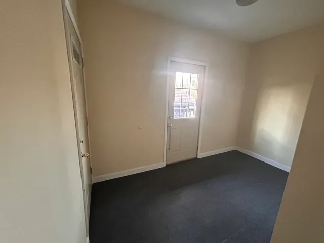 $2,400 | 4258 North Damen Avenue, Unit 1R, Chicago, IL 60618