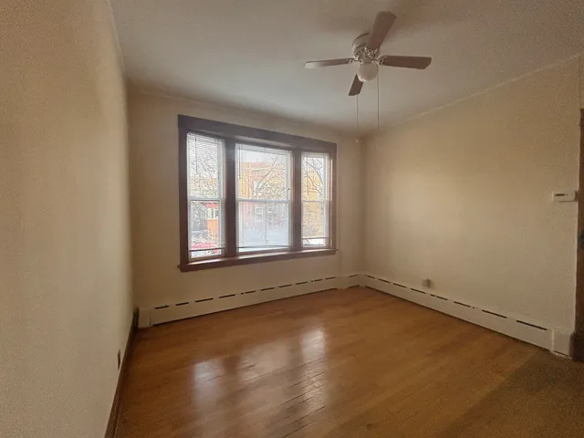 $2,400 | 4258 North Damen Avenue, Unit 1R, Chicago, IL 60618