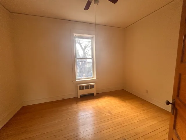 $2,400 | 4258 North Damen Avenue, Unit 1R, Chicago, IL 60618