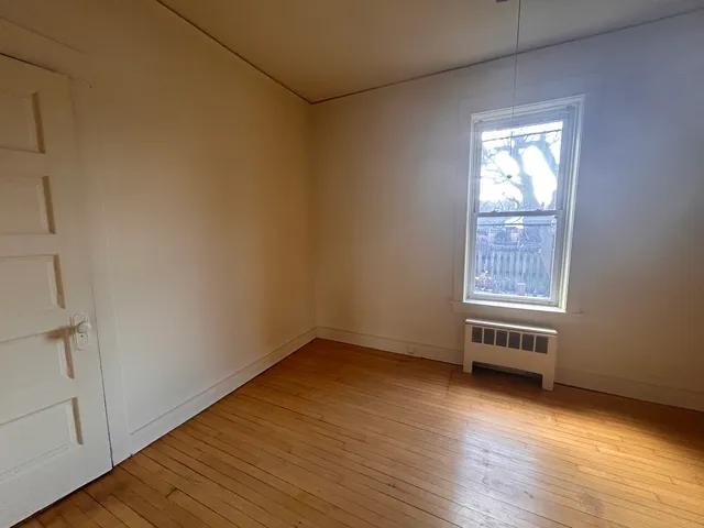 $2,400 | 4258 North Damen Avenue, Unit 1R, Chicago, IL 60618
