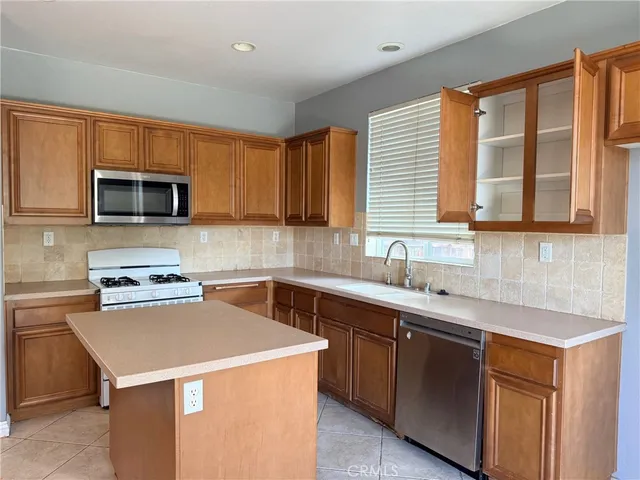 $3,700 | 2827 Providence Way, Pomona, CA 91767