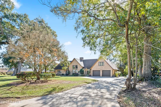 $450,000 | 5308 Shoreline Drive, New Iberia, LA 70563